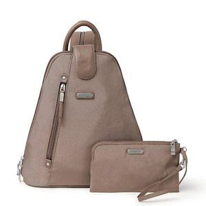 NWT Baggallini Metro Backpack with RFID Phone Wristlet (QCV msrp $98)